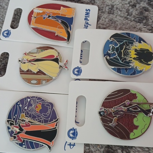 Disney pin set 5 villains, disney parks, trading Collectible pins new 2023 - Picture 2 of 3